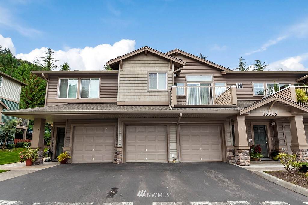 15325 155th Place - Photo 1
