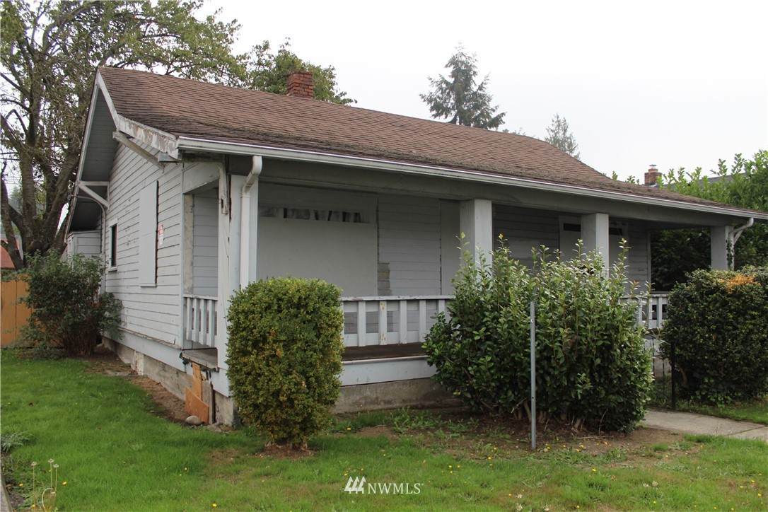 5611 Yakima Avenue - Photo 1