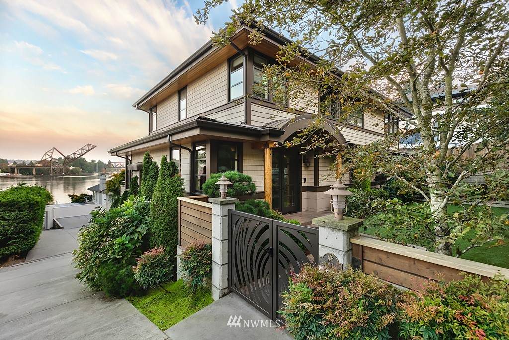 5232 40th Avenue - Photo 1