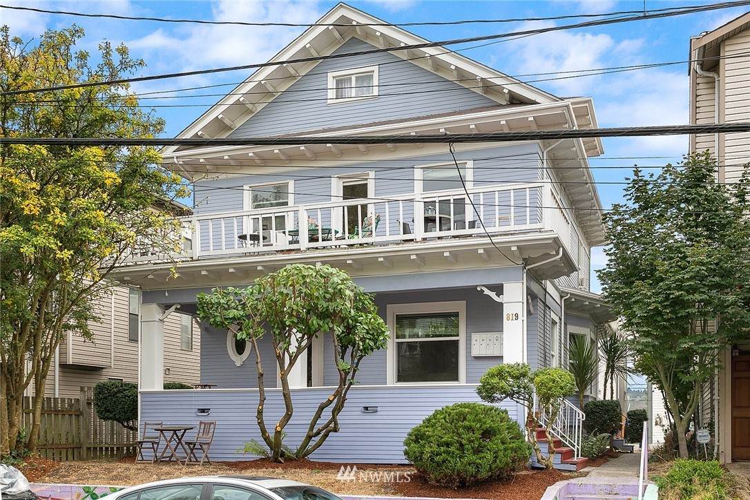 819 50th Street - Photo 1