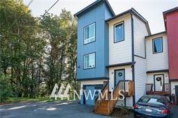 109 7th Street - Photo 1