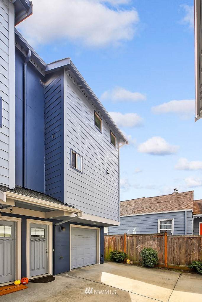 3910 California Avenue - Photo 1