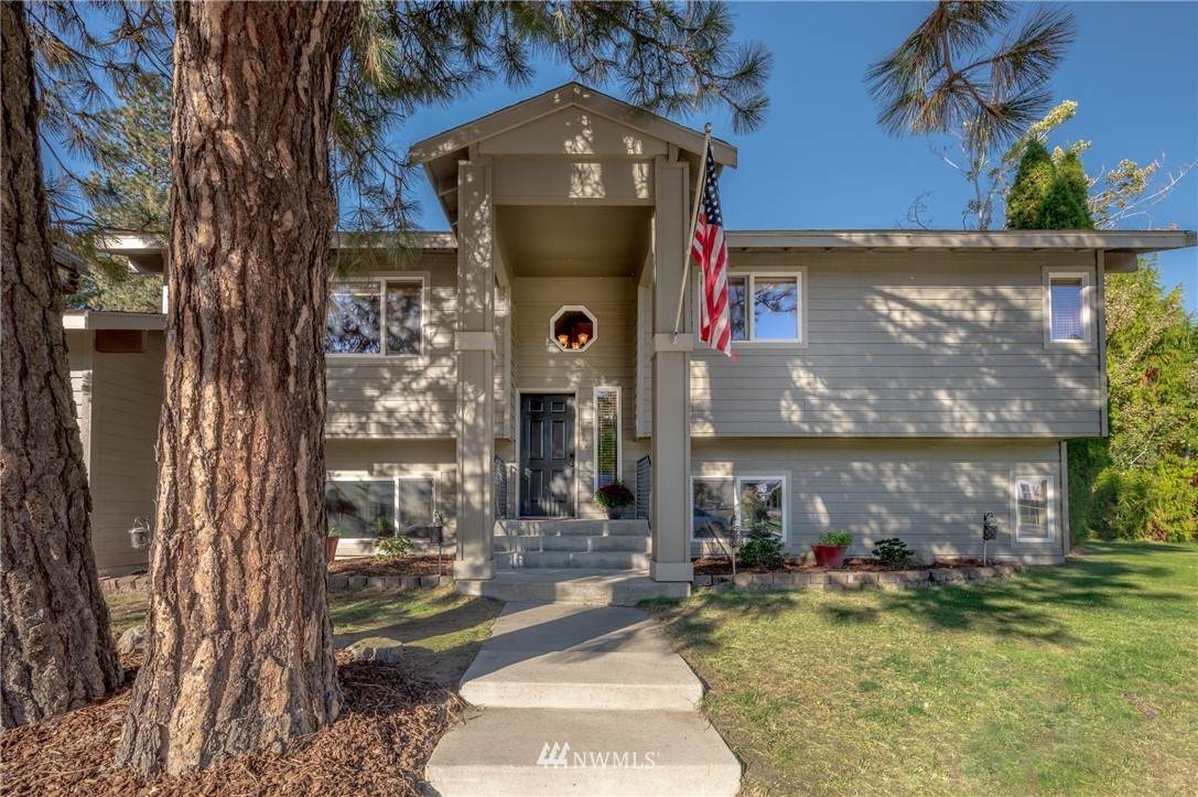 517 Burke Avenue - Photo 1