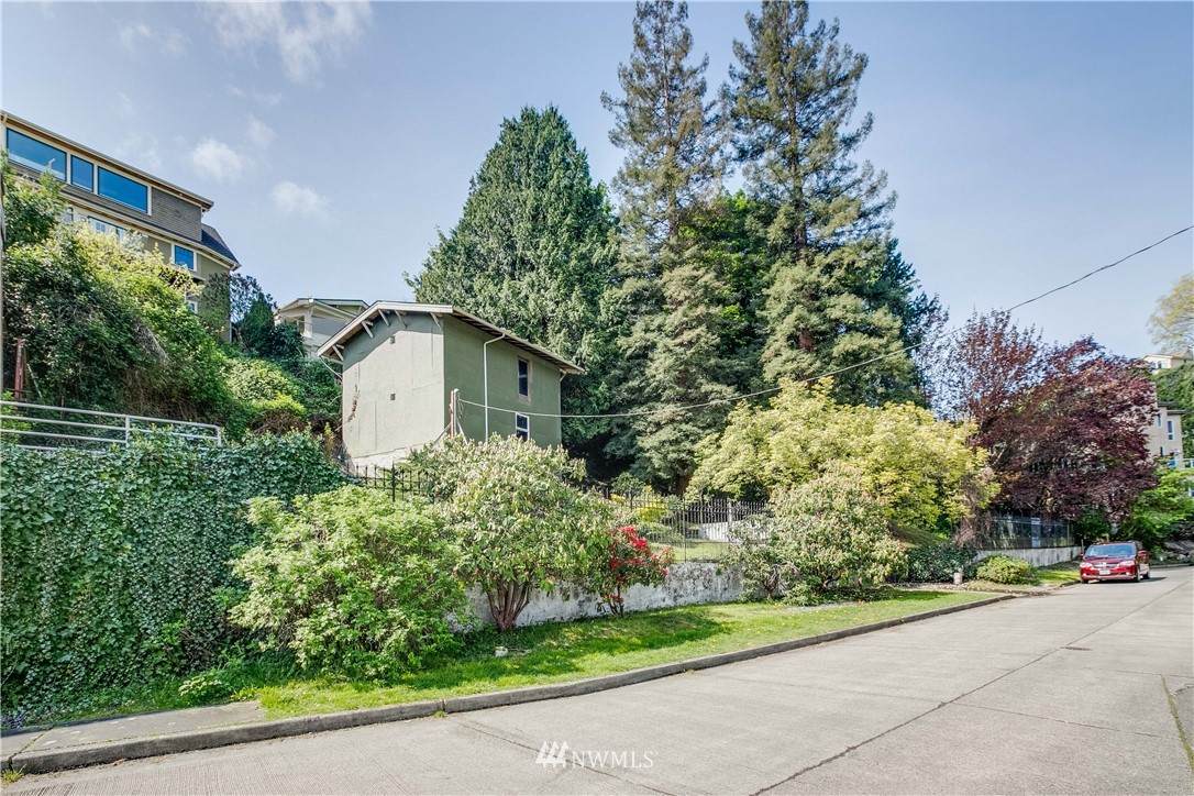 4011 Massachusetts Street - Photo 1