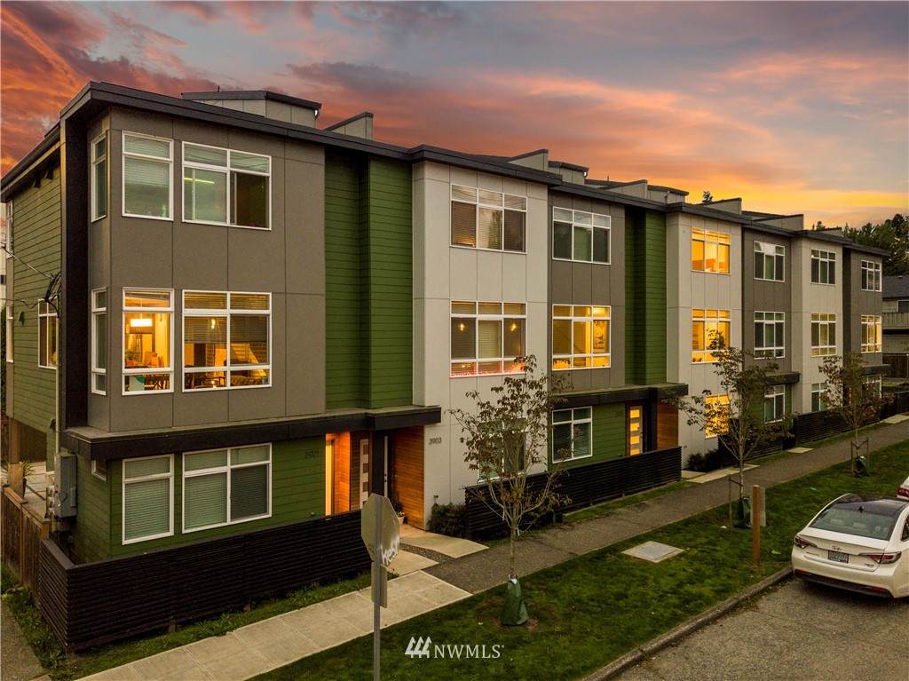 3907 Hudson Street - Photo 1