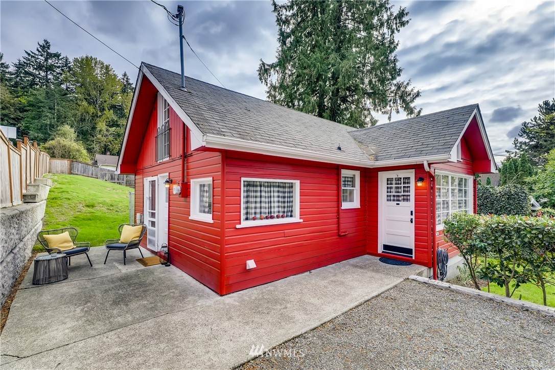 8420 166th Avenue - Photo 1