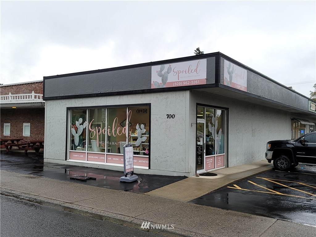 700 University Way - Photo 1