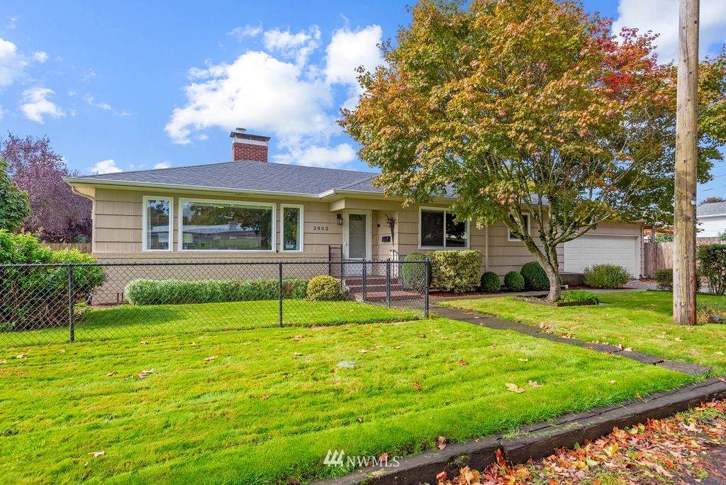 2802 Larch Street - Photo 1