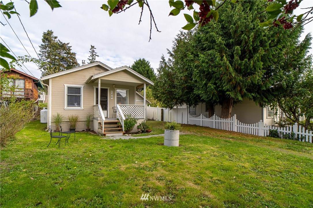 186 Sunset Drive - Photo 1