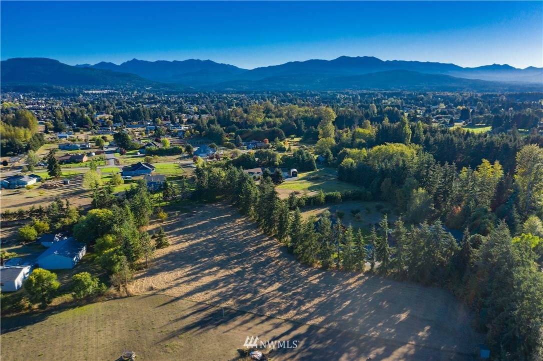 9999 Pond Lane - Photo 1