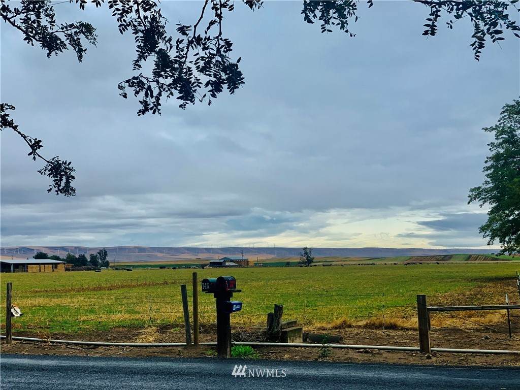 743 Locher - Photo 1