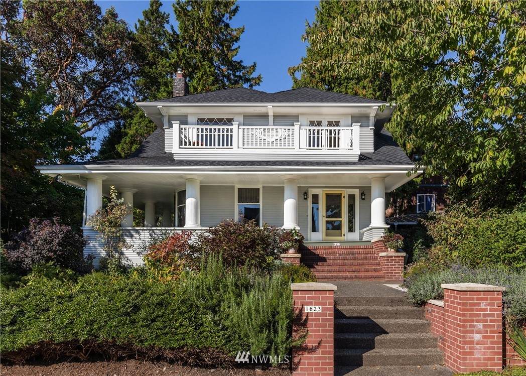 1623 39th Avenue - Photo 1