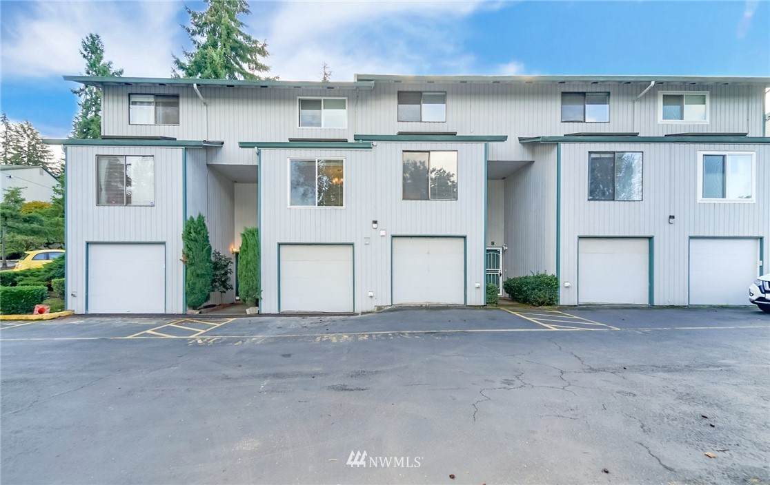 4004 158th Street - Photo 1