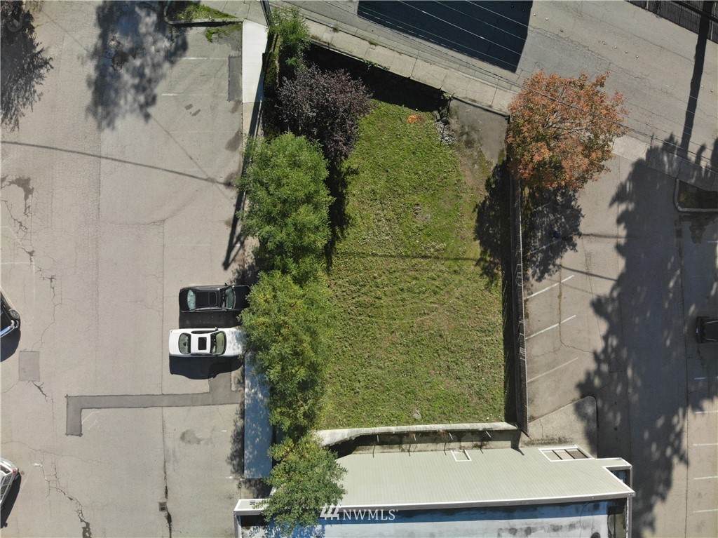 1036 Sheridan Road - Photo 1