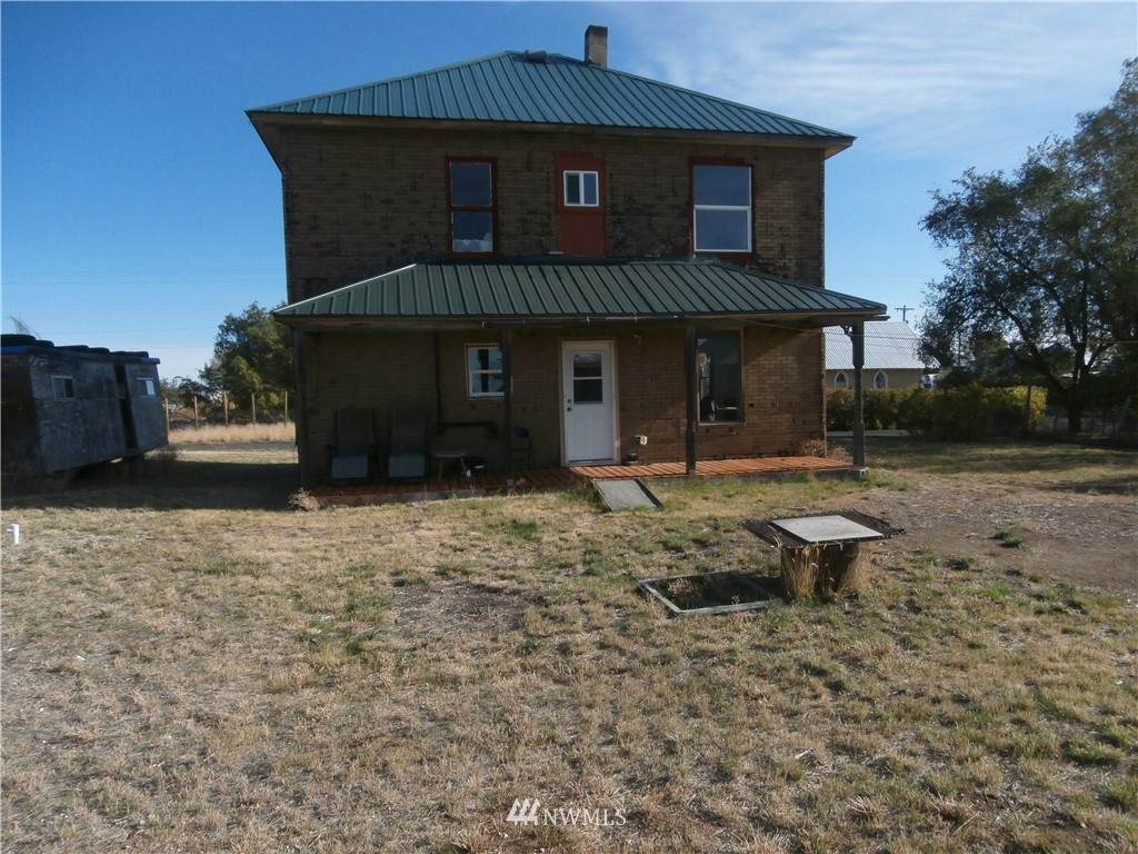 623 Douglas Street - Photo 1