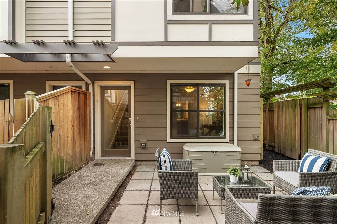 1715 Pine Street - Photo 1