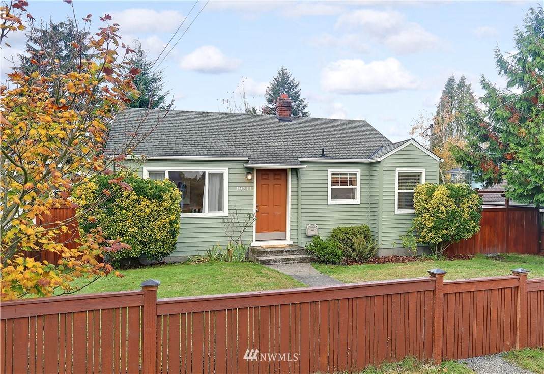 10211 California Avenue - Photo 1