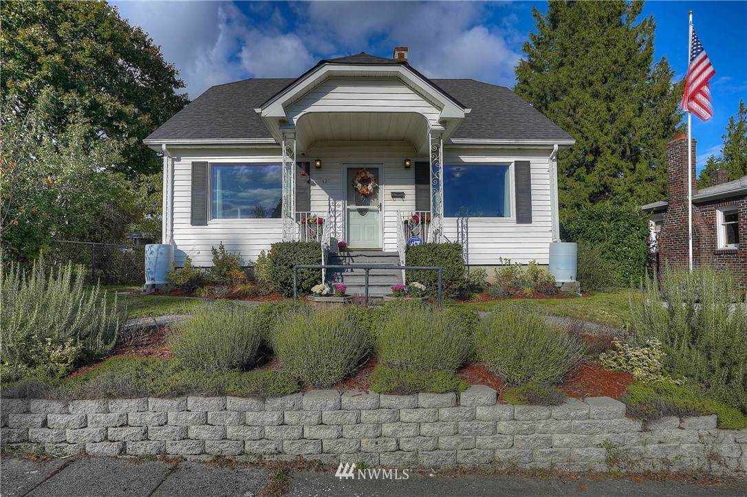 421 61st - Photo 1