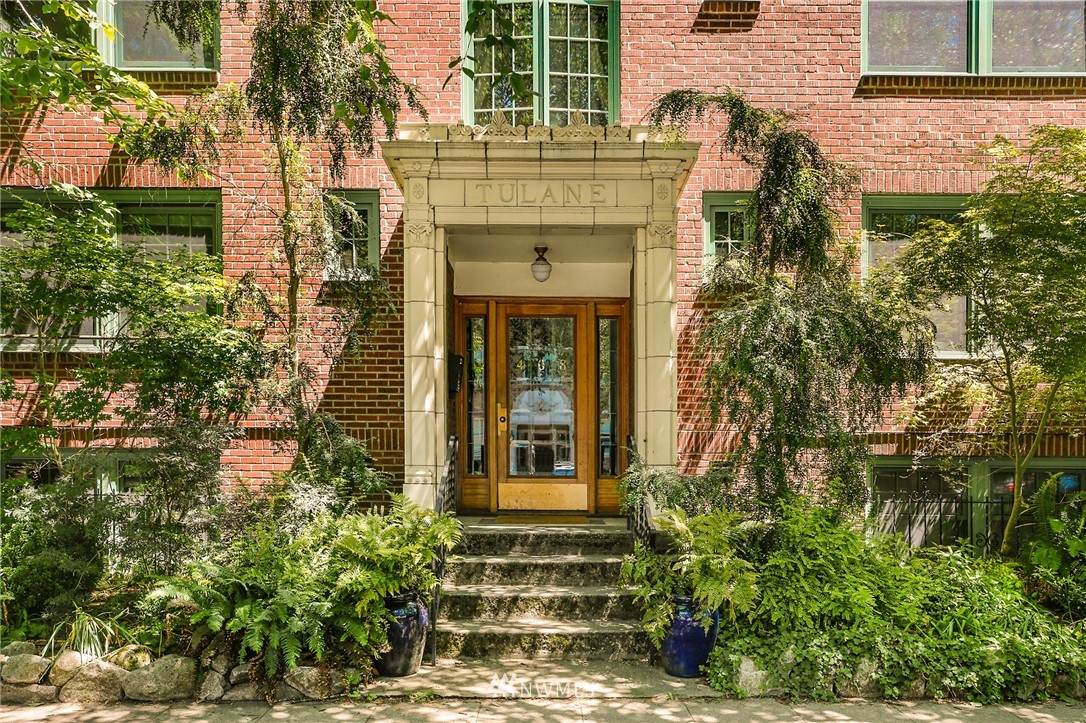 408 Bellevue Avenue - Photo 1