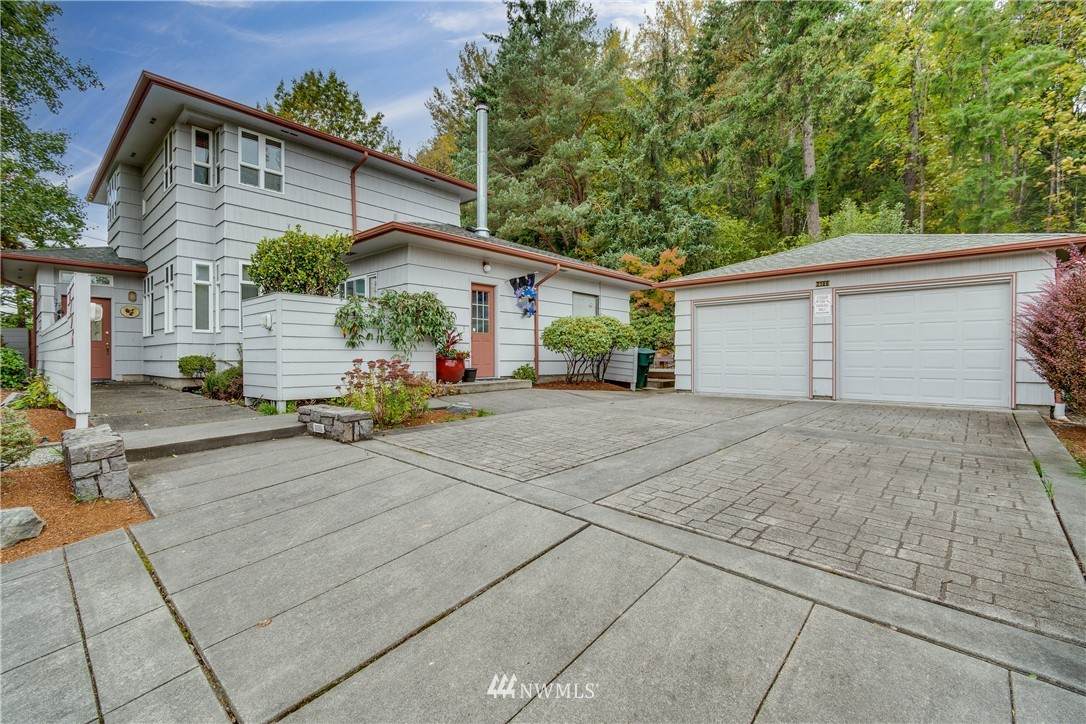 2106 Cascade Way - Photo 1