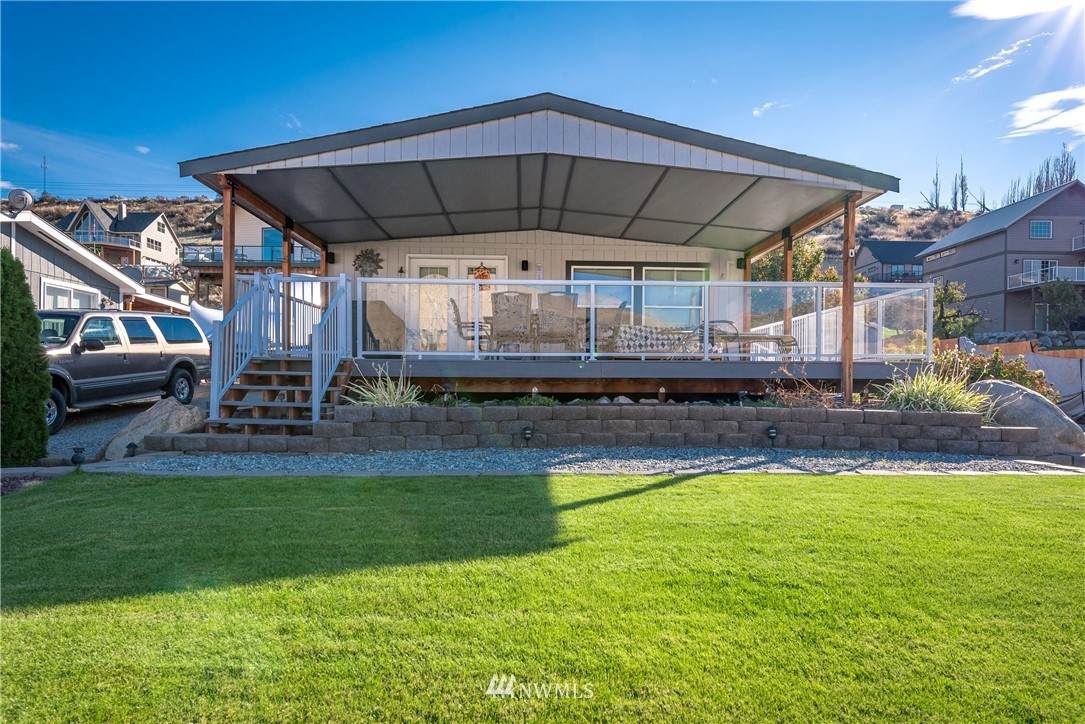 560 Entiat Drive - Photo 1