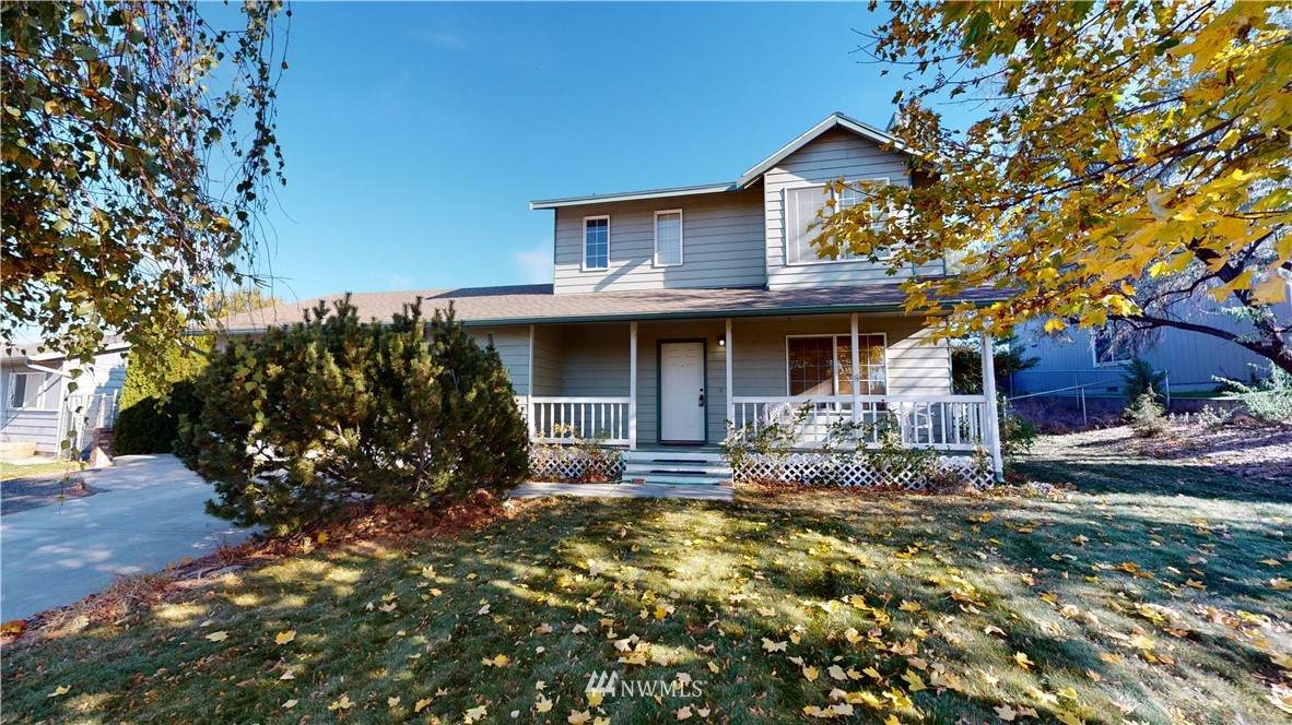 1529 James Avenue - Photo 1