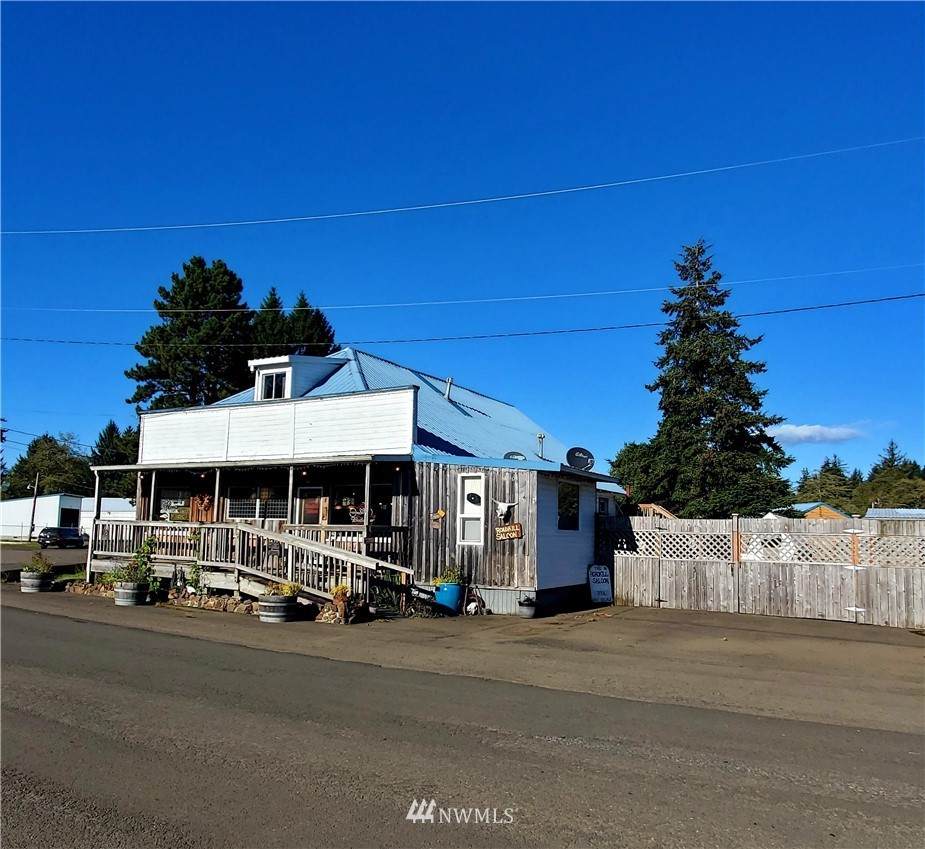 8 Fairgrounds Road - Photo 1