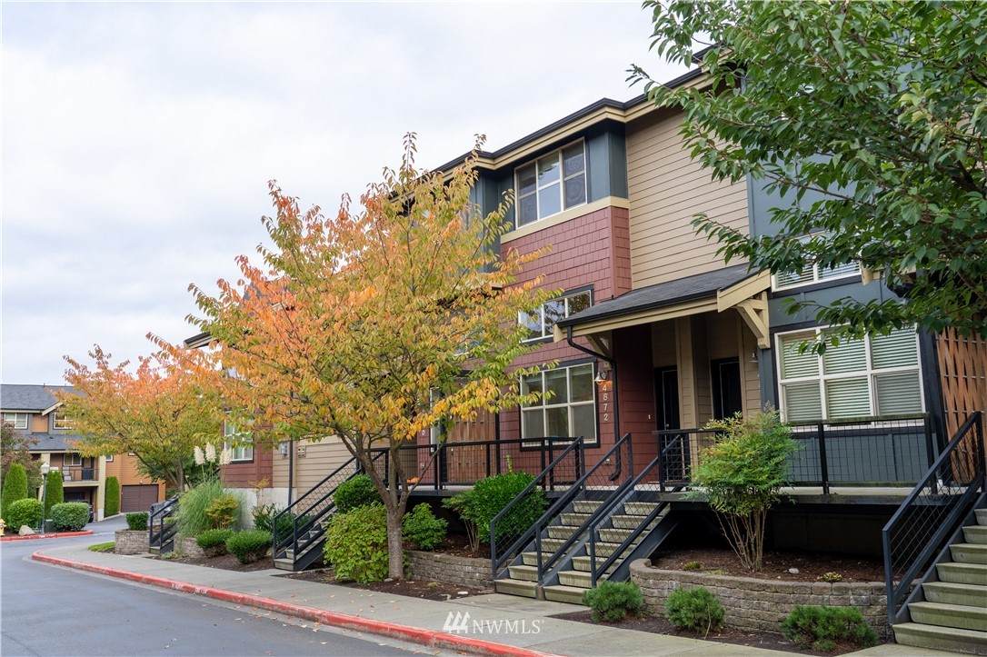 4872 Deerfield Place - Photo 1