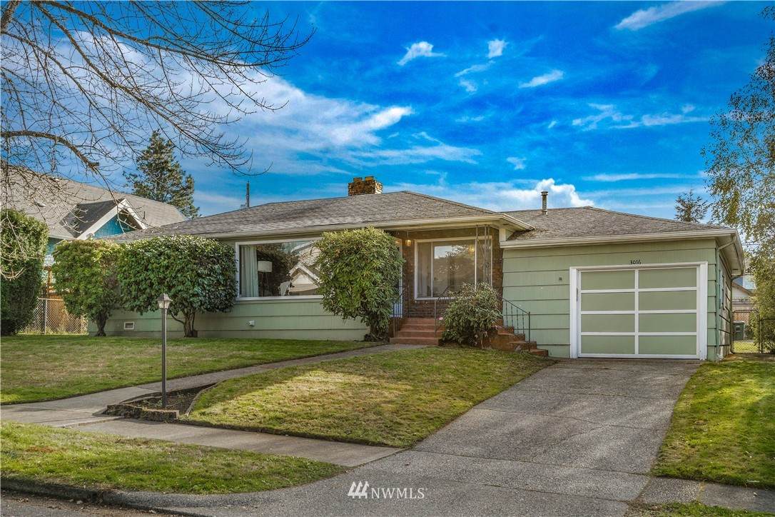 3016 10th Street - Photo 1