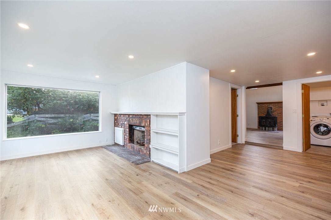 17306 North Road - Photo 1