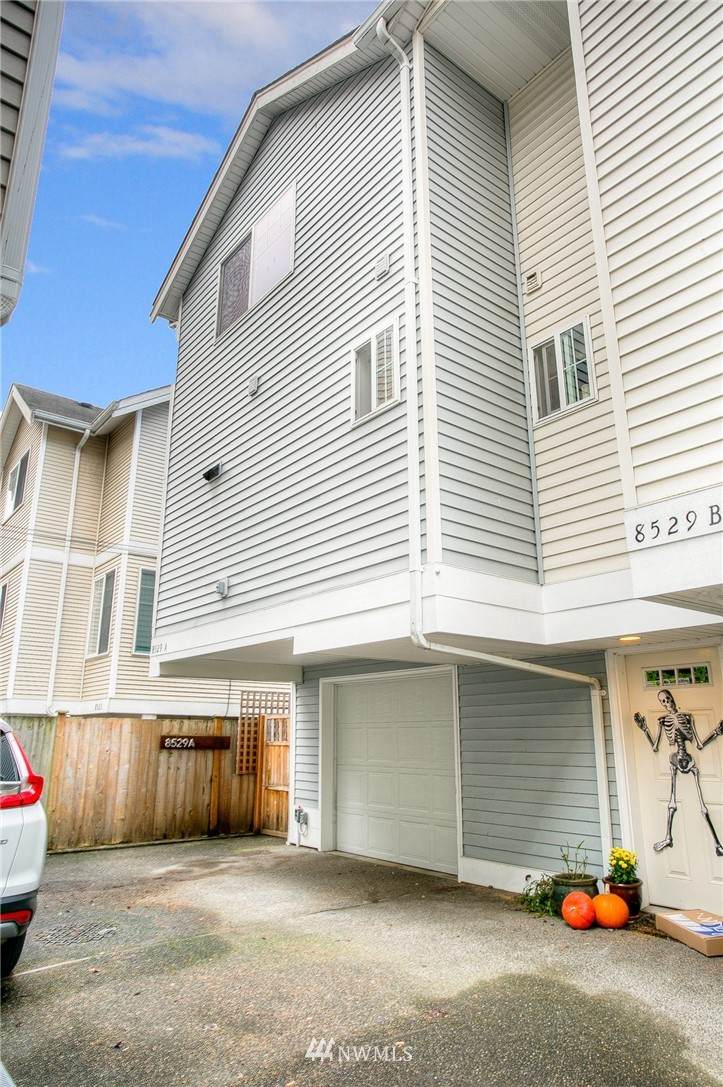 8529 Midvale Avenue - Photo 1