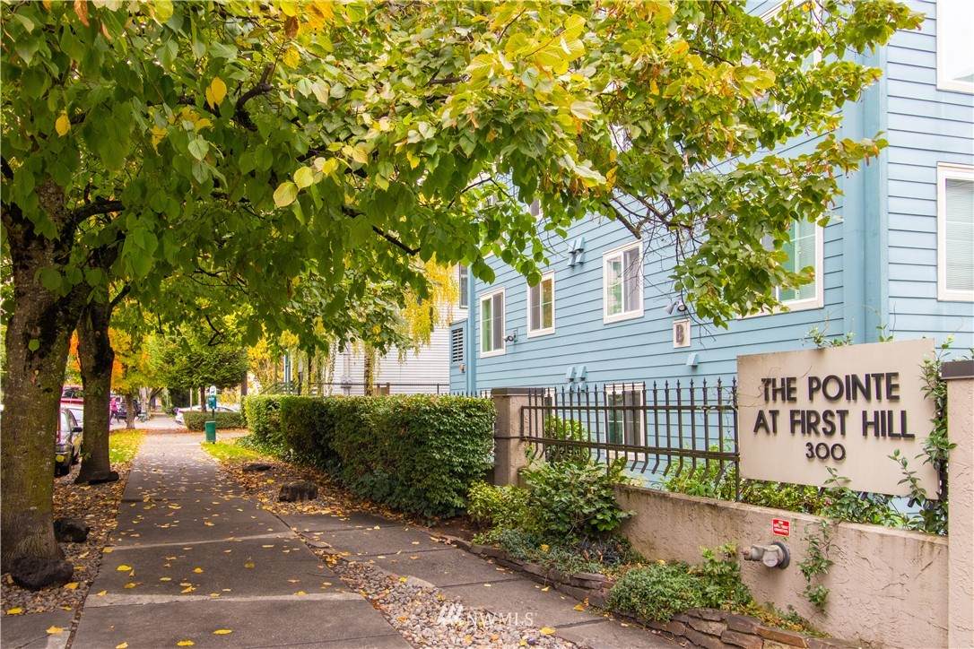 300 10th Avenue - Photo 1
