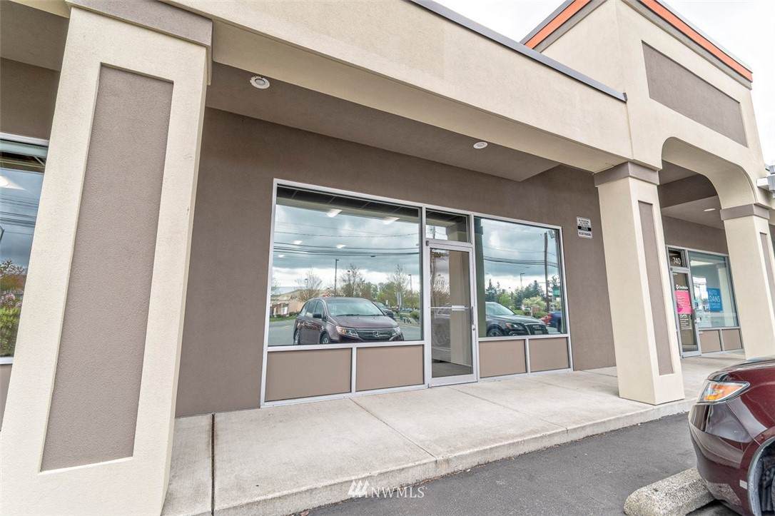 788 Burlington Boulevard - Photo 1