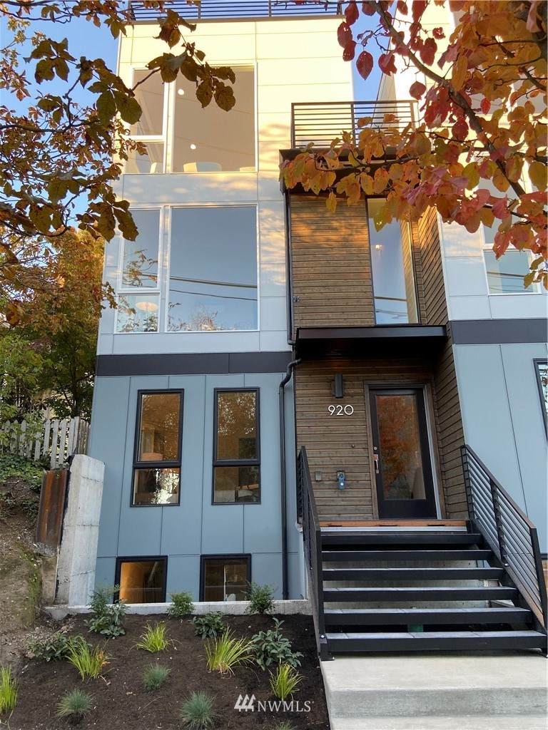 920 36th Street - Photo 1
