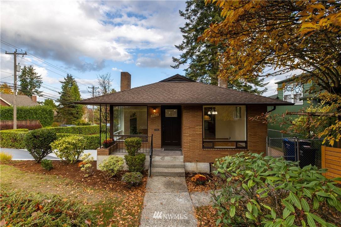 8924 15TH AVE - Photo 1