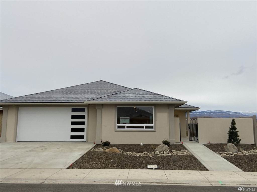 203 Stanford Avenue - Photo 1