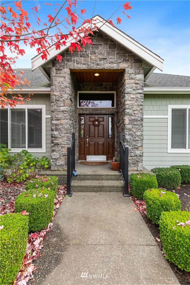 565 Wildrose Lane - Photo 1