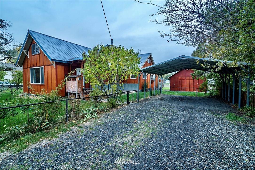 10920 Thorp Highway - Photo 1