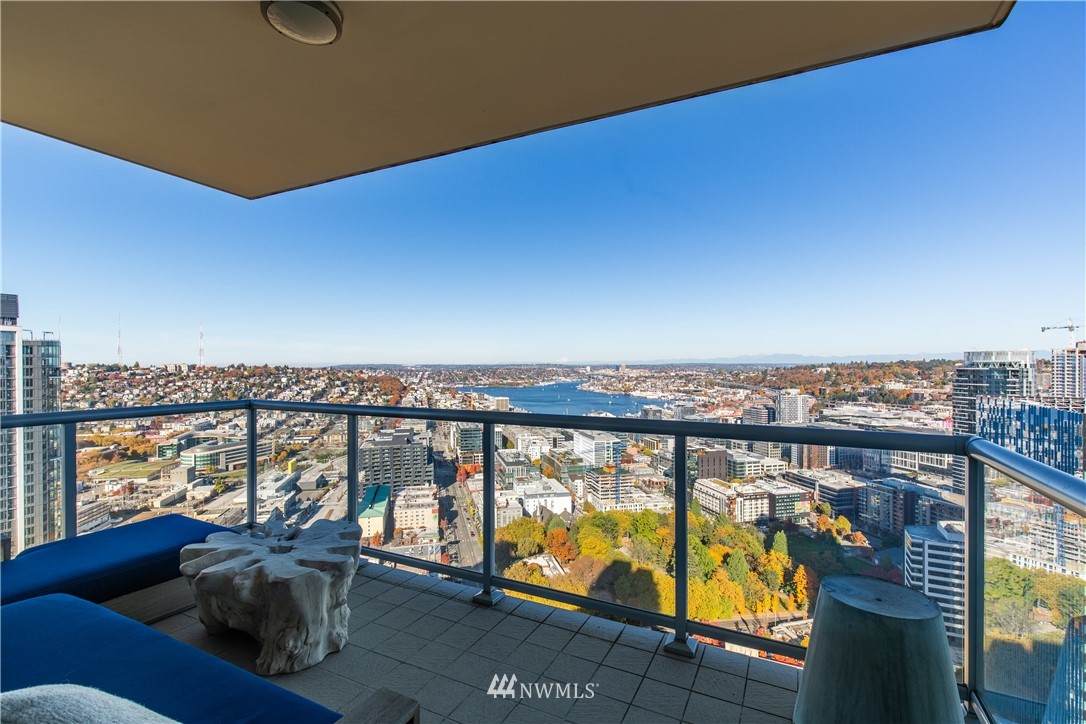 588 Bell Street - Photo 1