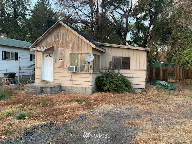 1017 Chestnut Avenue - Photo 1