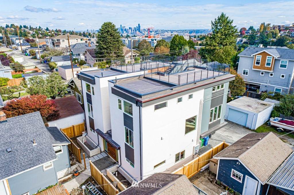 5008 42nd Avenue - Photo 1