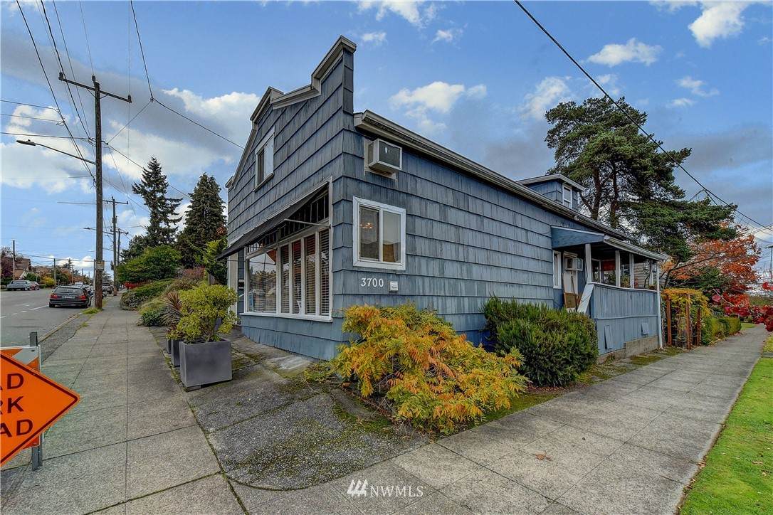 3700 Wallingford Avenue - Photo 1