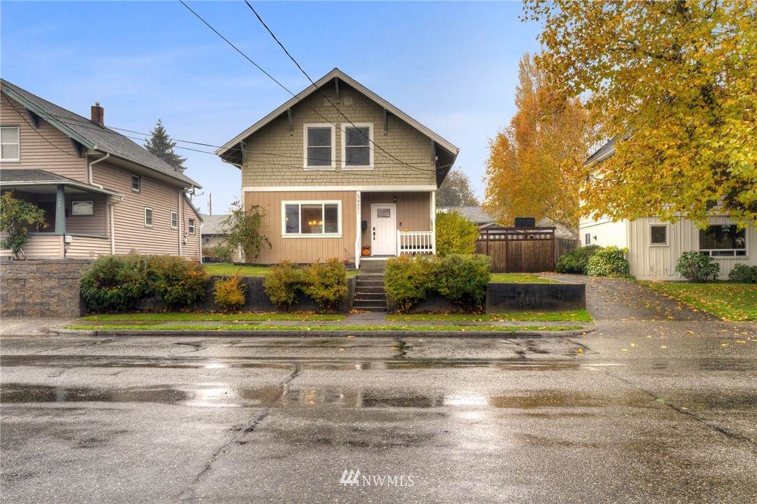 8421 S Park Avenue - Photo 1