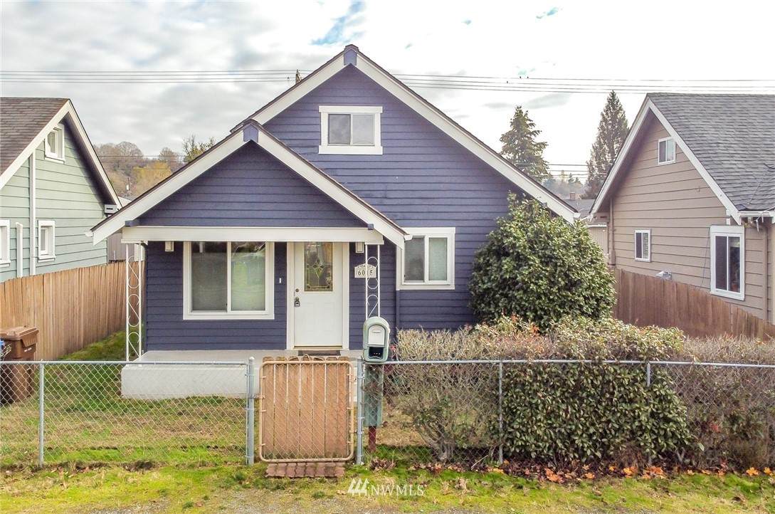 6015 Pine Street - Photo 1