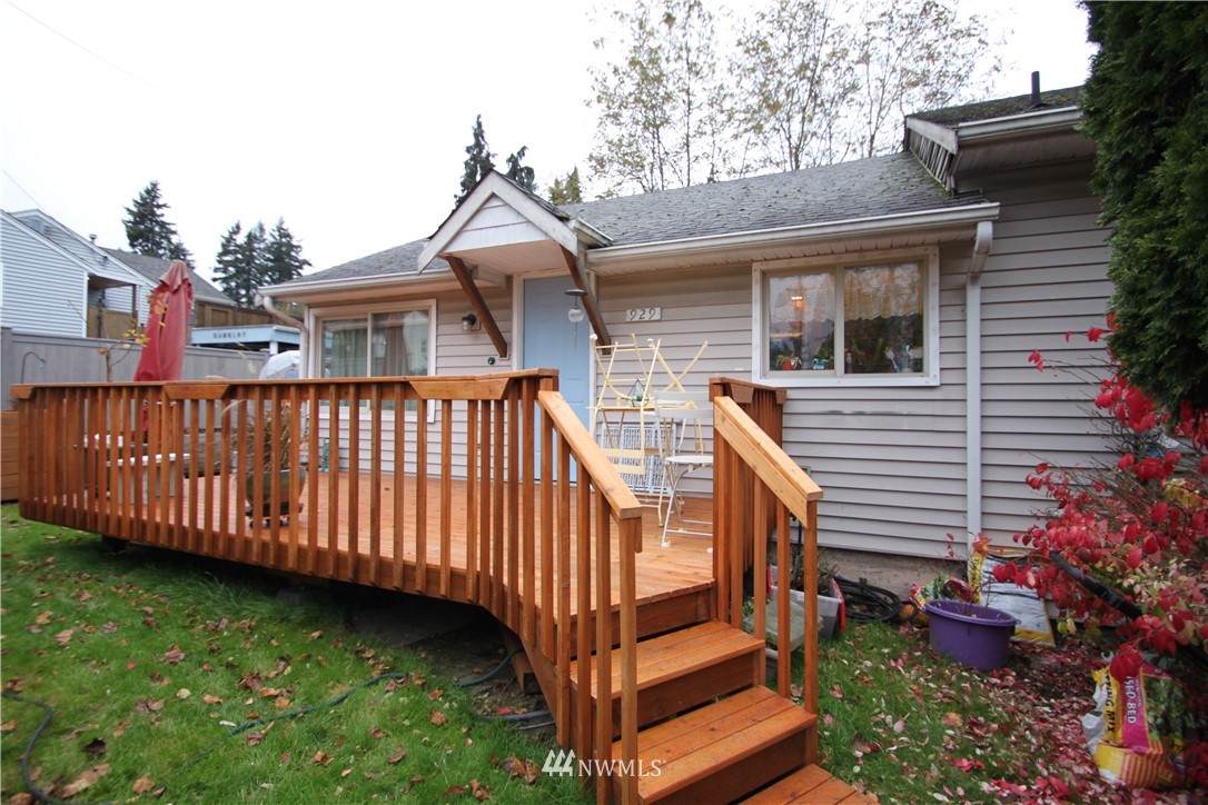 929 Pecks Drive - Photo 1