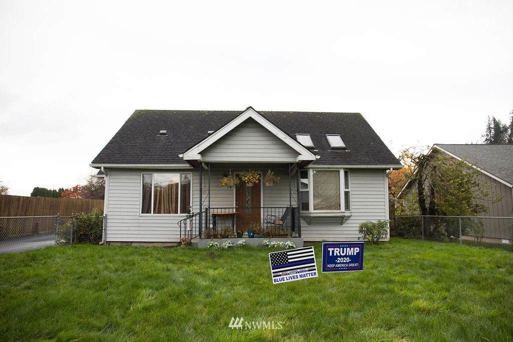 2052 40th Avenue - Photo 1