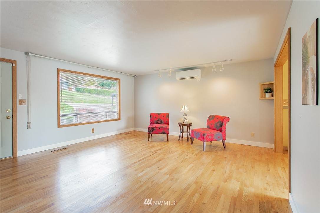 7835 130th Street - Photo 1