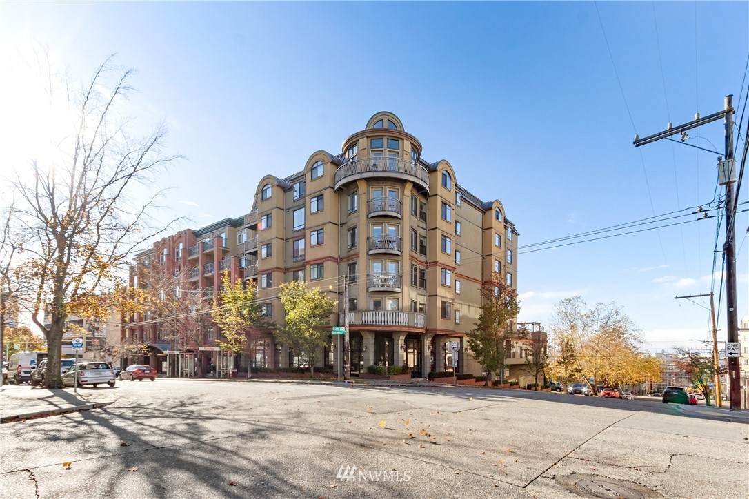 133 Queen Anne Avenue - Photo 1