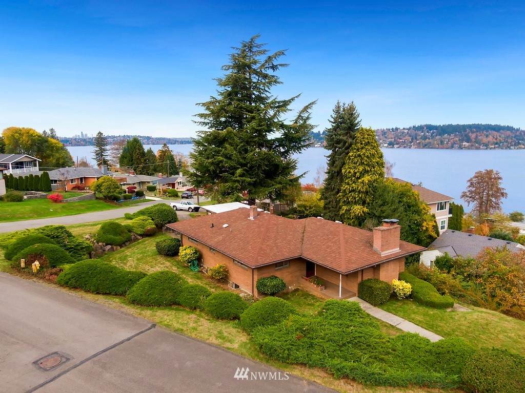 7600 Laurel Street - Photo 1
