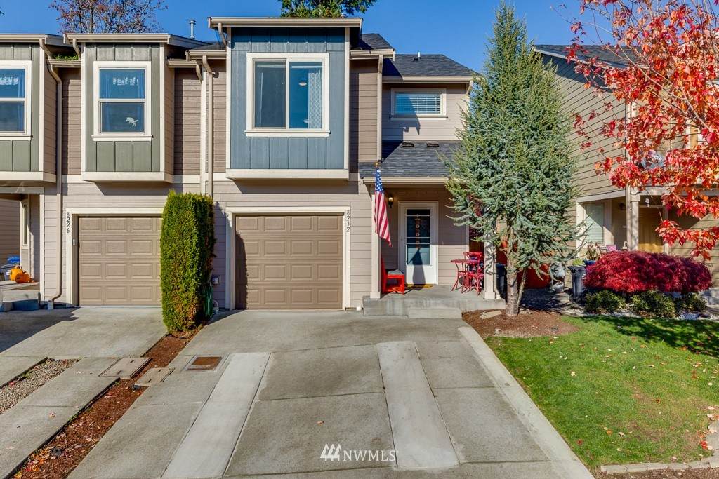 8232 42nd Pl Ne - Photo 1